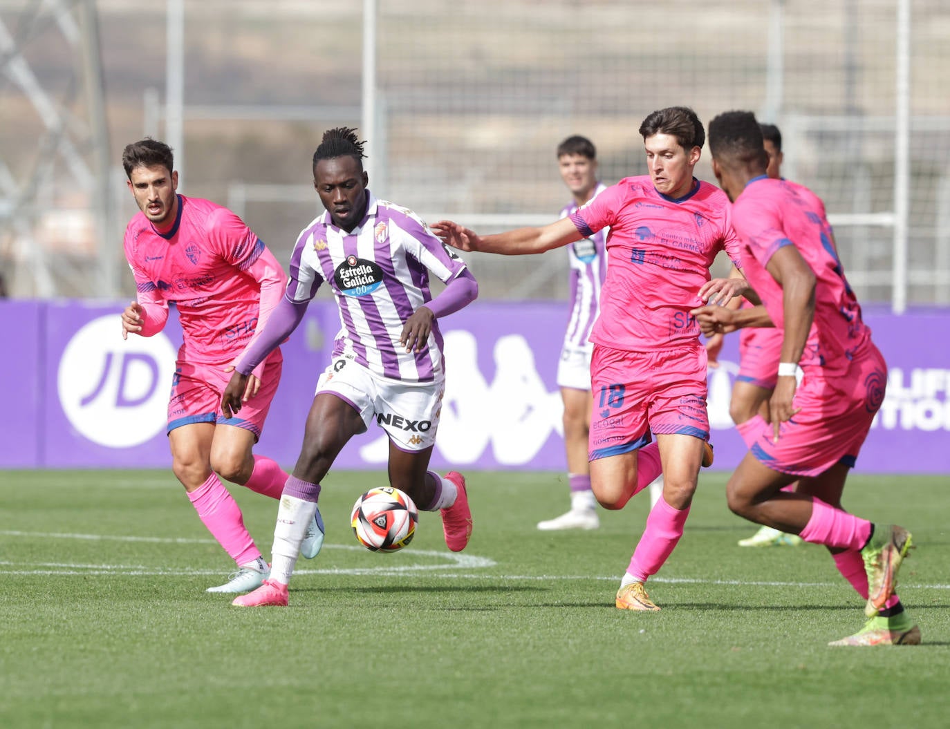 El partido entre el Real Valladolid B y el Ourense, en imágenes