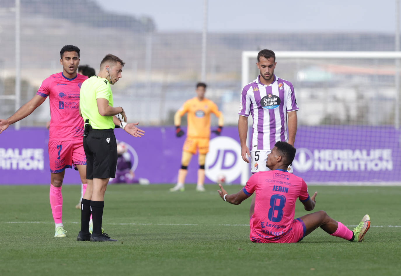 El Partido Entre El Real Valladolid B Y El Ourense, En Imágenes | El ...