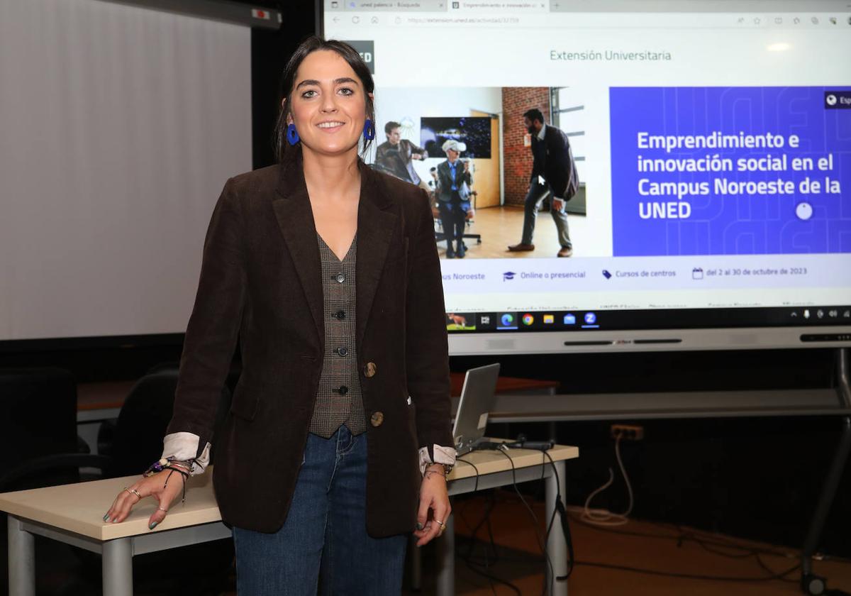 Manuela Merino, en la UNED, donde impartió una conferencia.