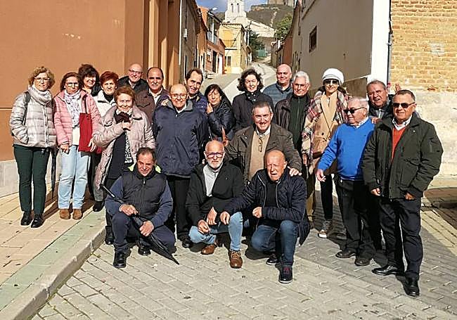 Los autobuseros y sus familiares reunidos en Mota del Marqués