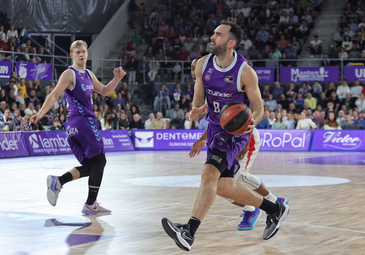 Benite dirige la jugada en el partido que enfrentó este sábado al Zunder y al Bàsquet Girona.