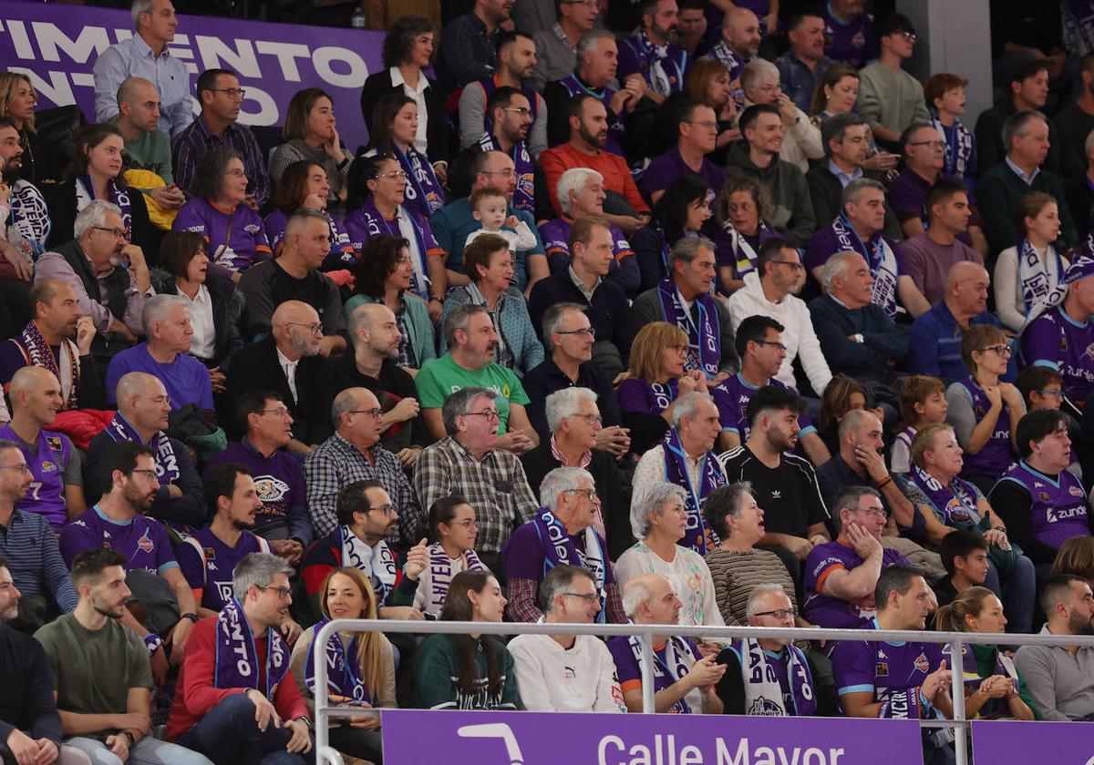 Búscate en las gradas del Zunder Palencia-Girona