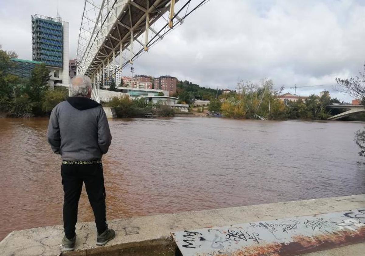 Crecida del río Pisuerga a su paso por Valladolid el pasado viernes.