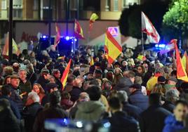 Concentración ante la sede del PSOE en Valladolid.