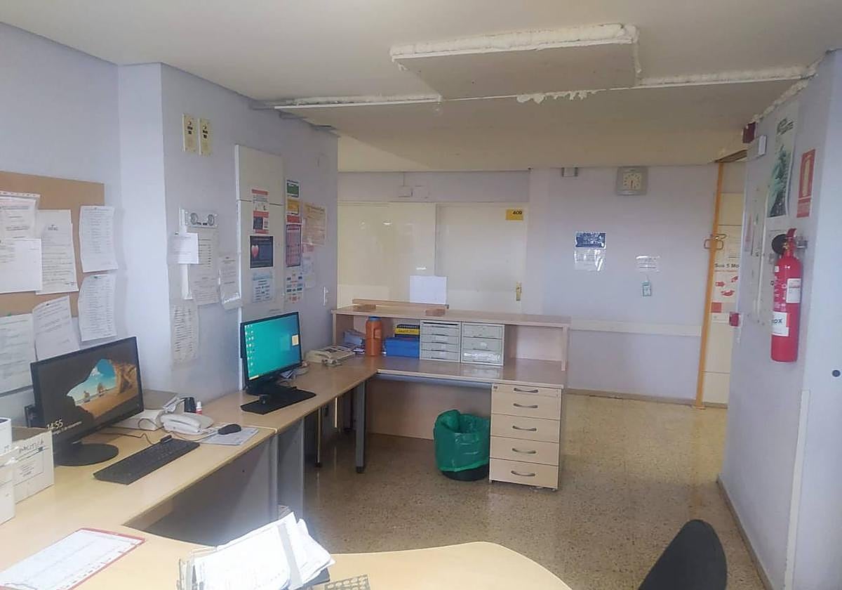 Zona de control de las enfermeras de la cuarta planta, arreglada tras el desplome.