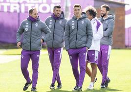 Matías Filippini, Paulo Pezzolano, Martín Varini, Ricardo Pereira y Gonzalo Álvarez en el entrenamiento de este lunes.