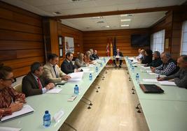 Participantes en la reunión del Consejo Agrario celebrado hoy jueves.