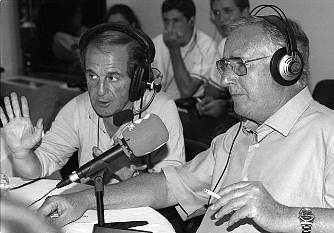 Cantatore, junto a José María García, en su programa nocturno.