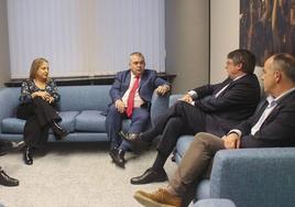 La eurodiputada Iratxe García y Santos Cerdán, enviados del PSOE a negociar con Puigdemont en Bruselas.