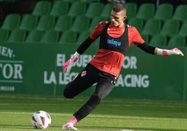 Masip calienta en Los Campos de Sport de El Sardinero.