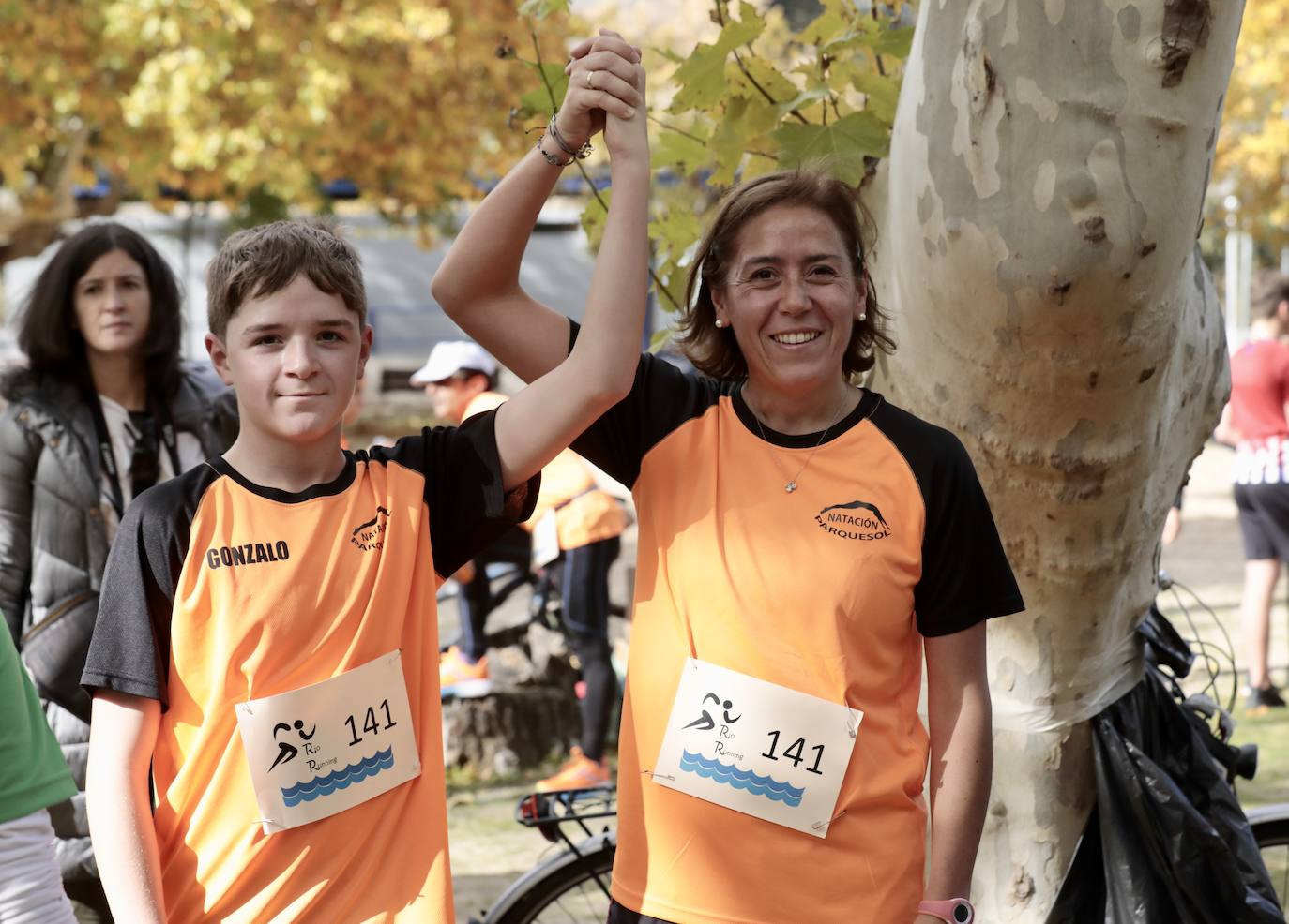 Alumnos, padres y profesores corren en Rio Running