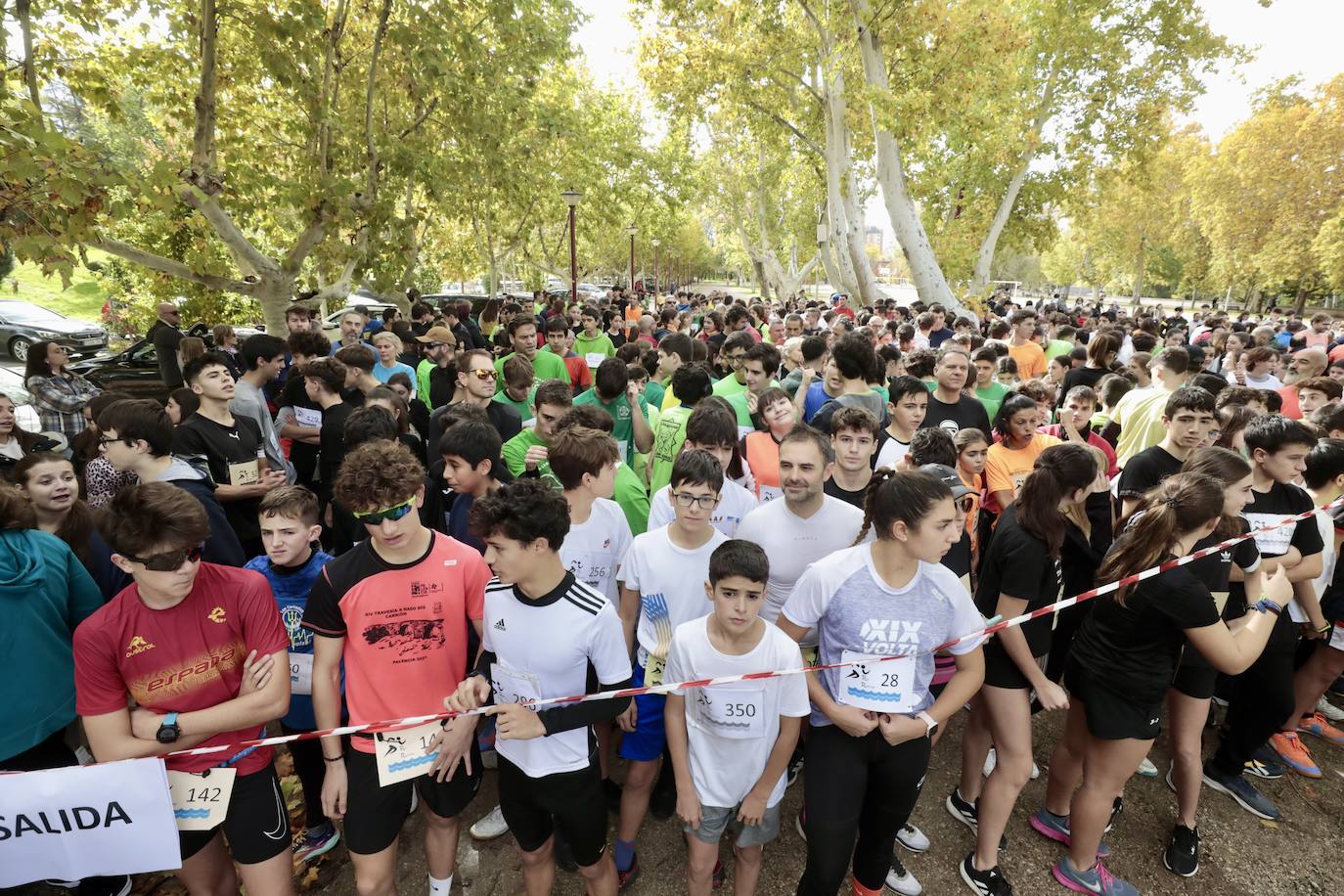 Alumnos, padres y profesores corren en Rio Running