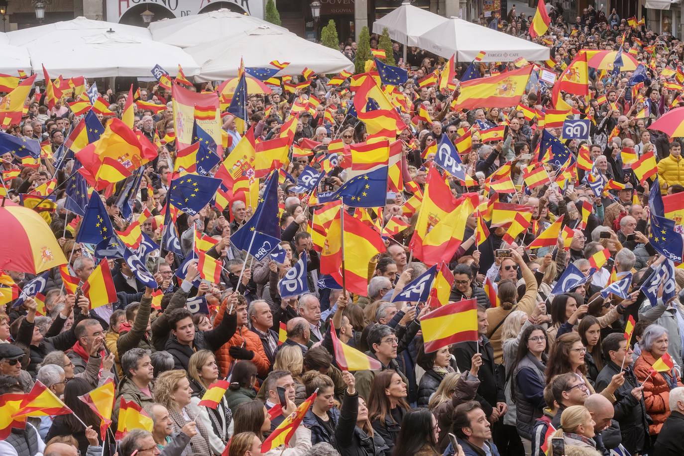 La concentración en Segovia contra la amnistía, en imágenes (2 de 2)