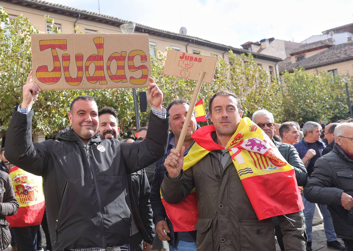 Los palentinos claman contra la amnistía en la Plaza Mayor