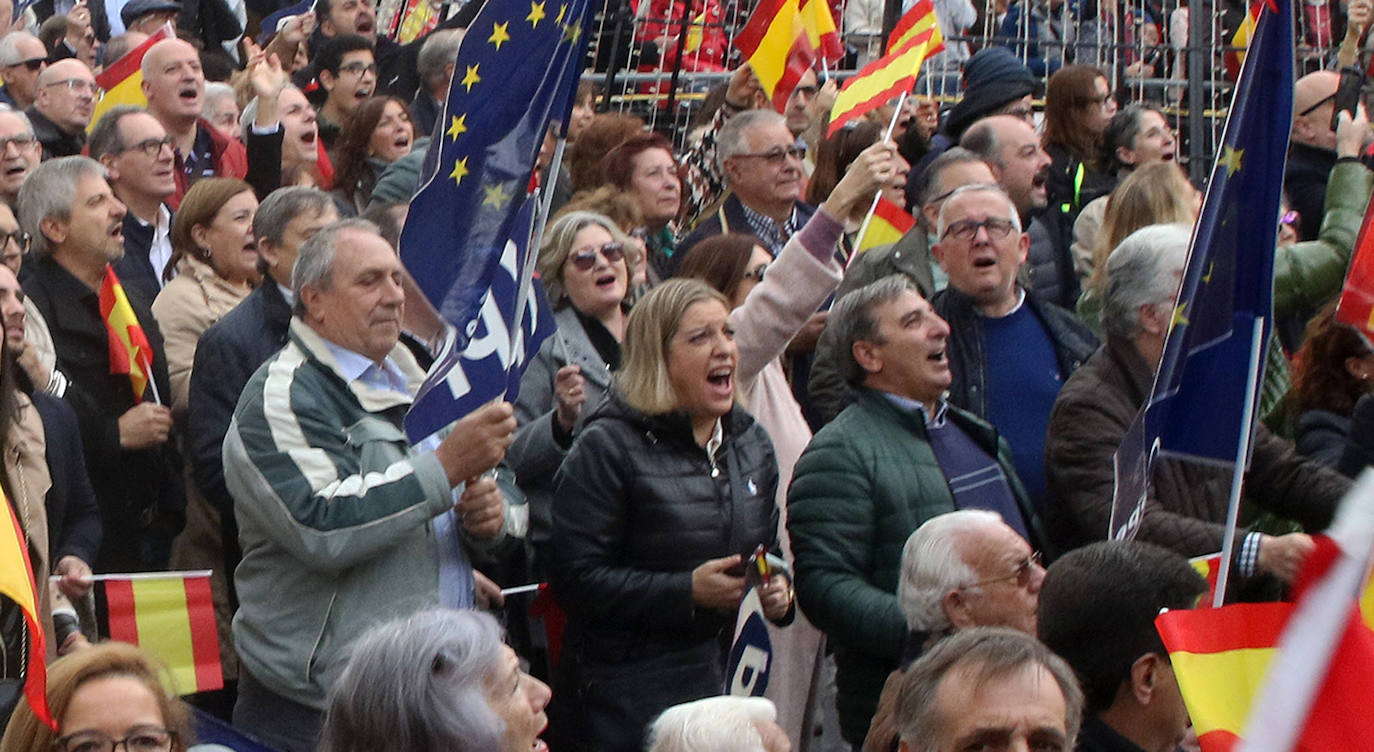 La concentración en Segovia contra la amnistía, en imágenes (1 de 2)