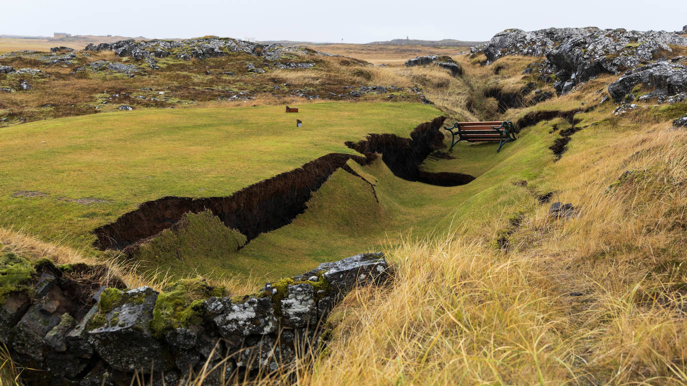 Islandia se resquebraja por los terremotos