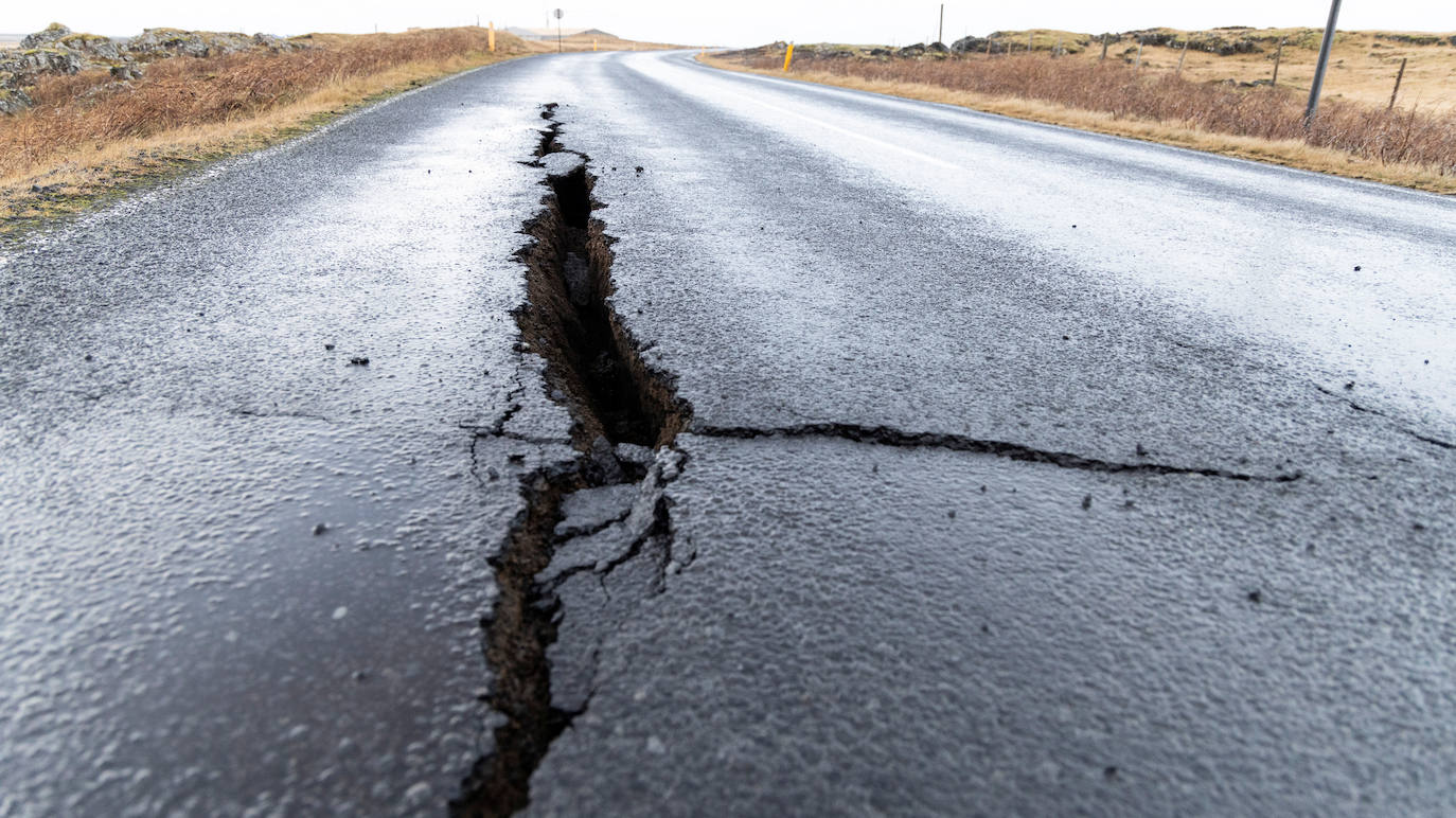 Islandia se resquebraja por los terremotos