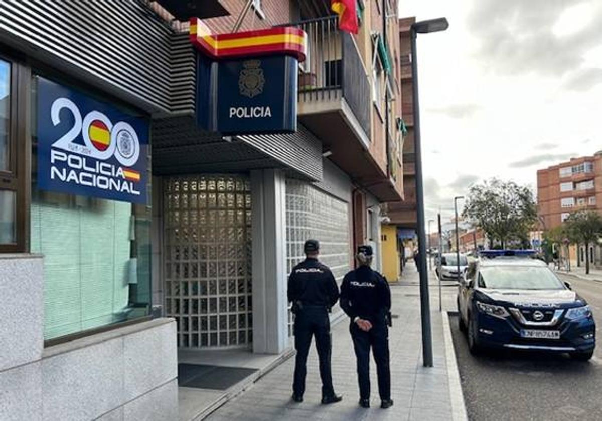 Detenido en Medina por fingir ser abogado y pedir dinero a extranjeros para regularizar su situación