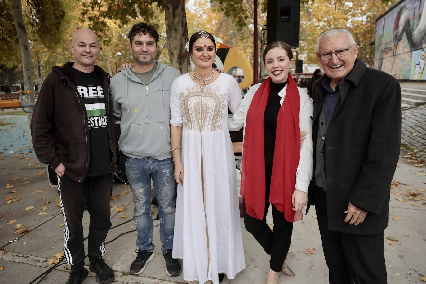 La Plaza Biólogo José Antonio Valverde acoge una actividad artística con muralistas y artistas