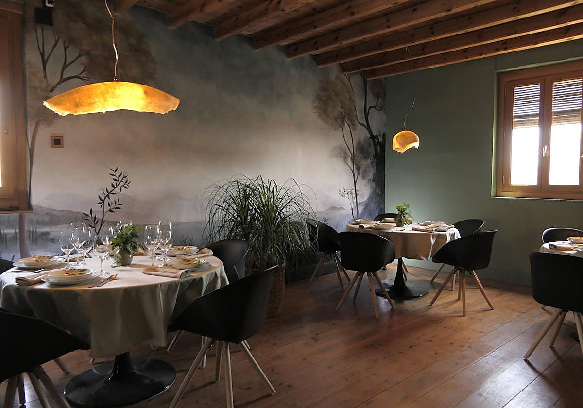 Uno de los comedores del Restaurante Entretierras.