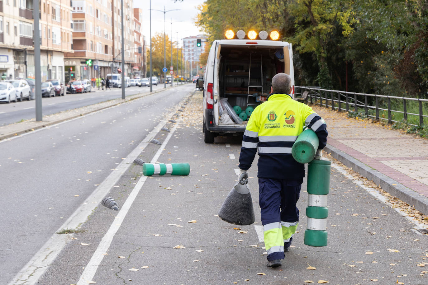 Así ha desaparecido el carril bici en la avenida de Gijón