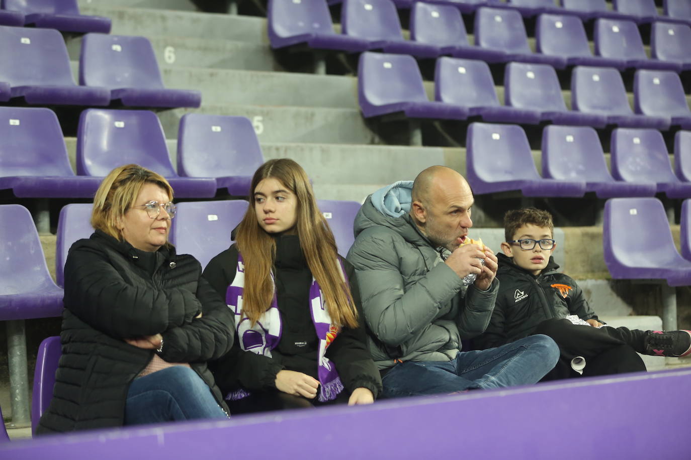 Búscate en las gradas del Estadio José Zorrilla (1 de 3)