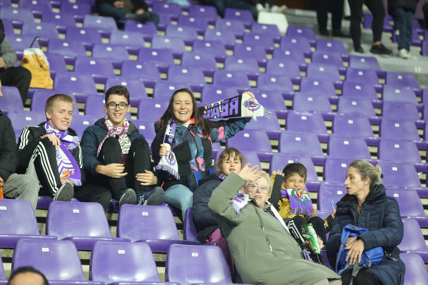 Búscate en las gradas del Estadio José Zorrilla (1 de 3)