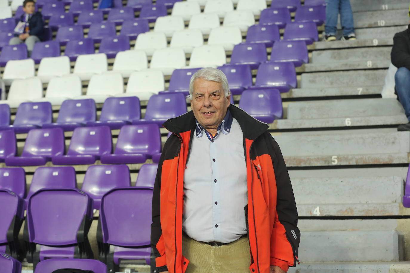 Búscate en las gradas del Estadio José Zorrilla (2 de 3)