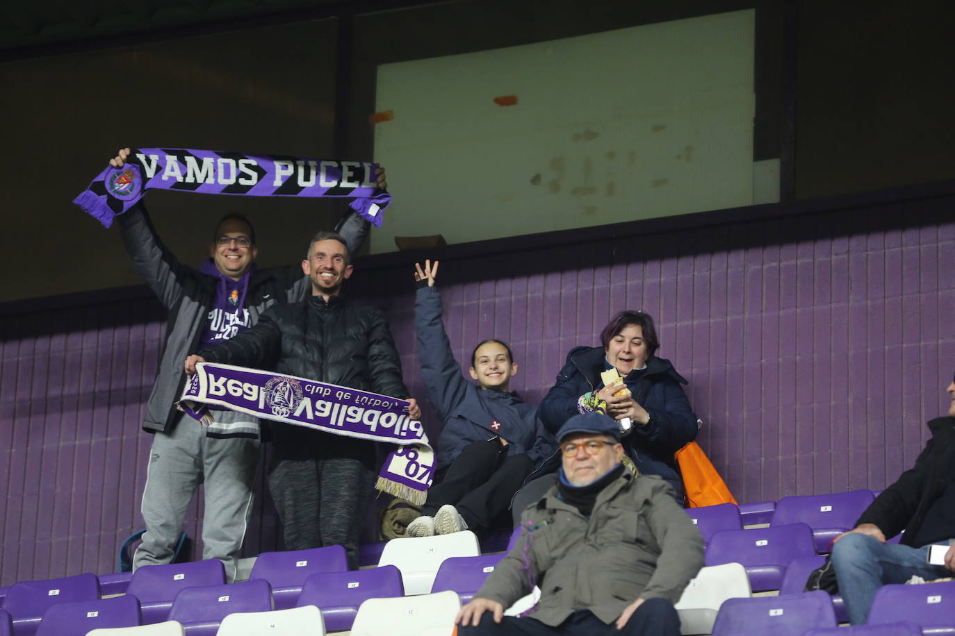 Búscate en las gradas del Estadio José Zorrilla (2 de 3)