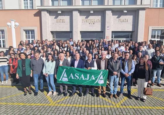 Los trabajadores de Asaja participantes en la convención.