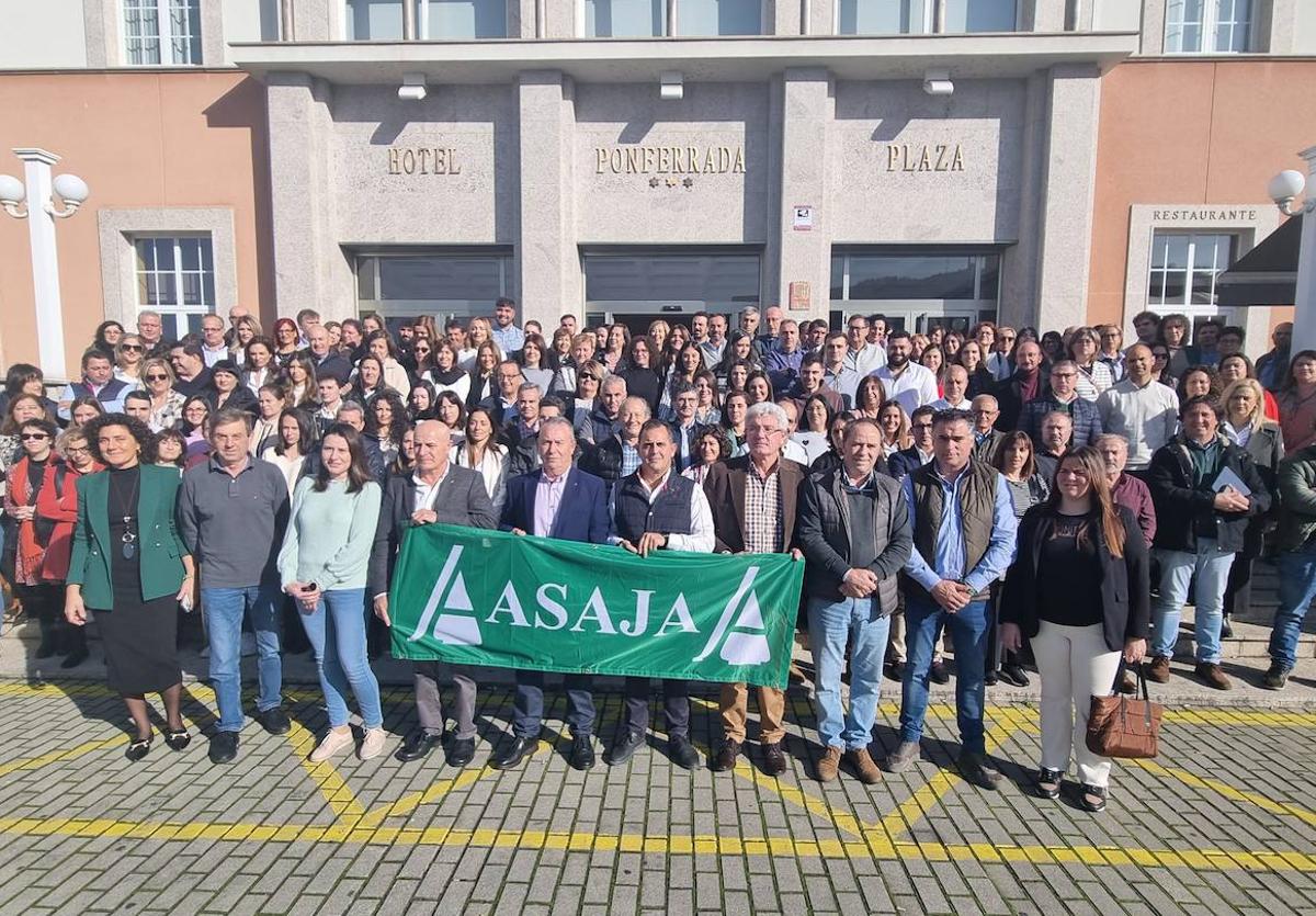 Los trabajadores de Asaja participantes en la convención.