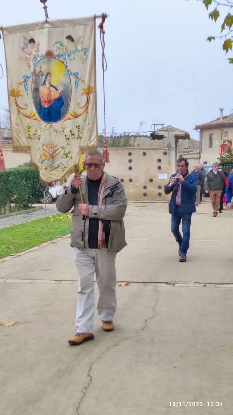 Las imágenes del estreno de la alfombra floral en Villalán de Campos