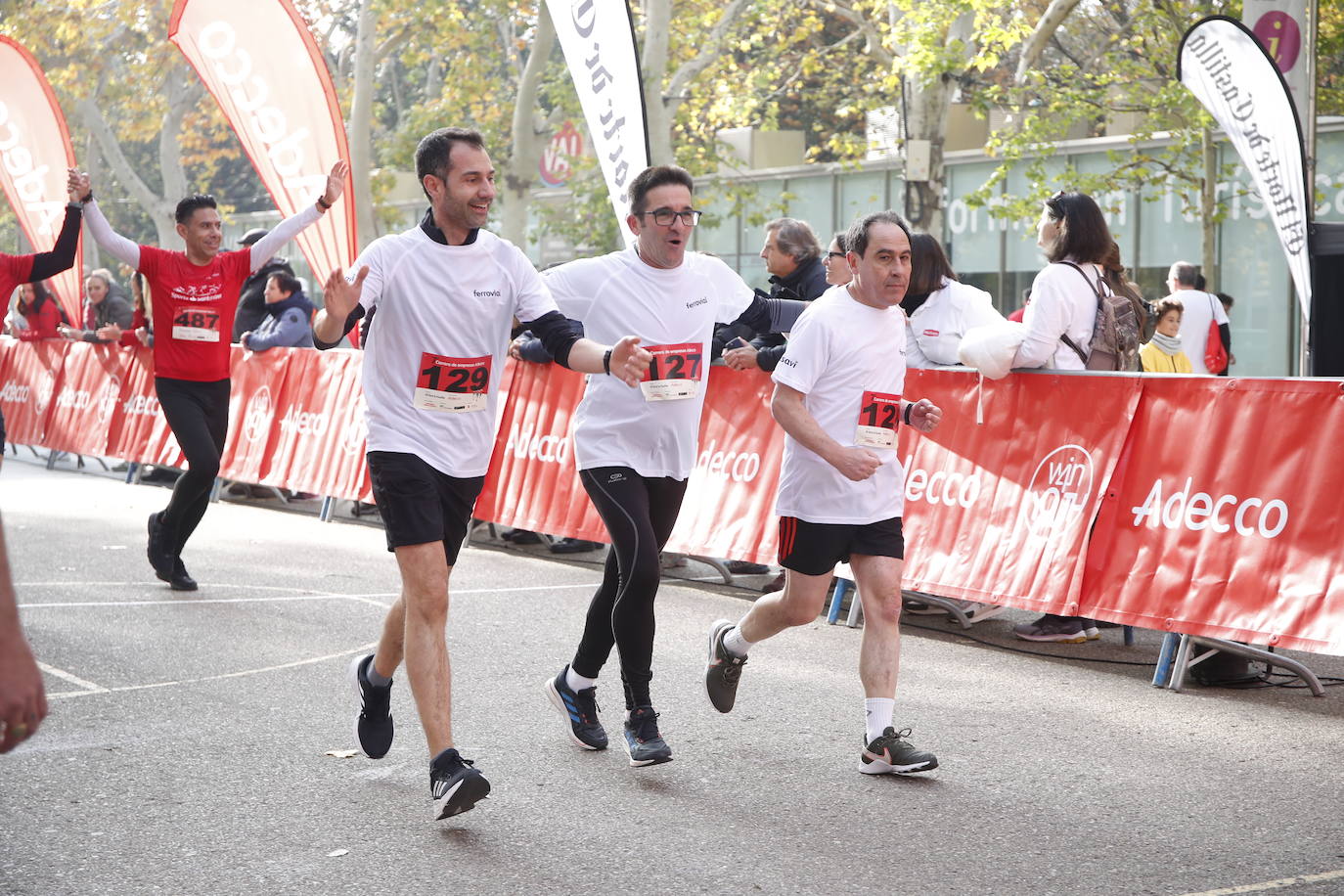 En imágenes, los equipos participantes en la VII Carrera de Empresa Adecco (11/13)