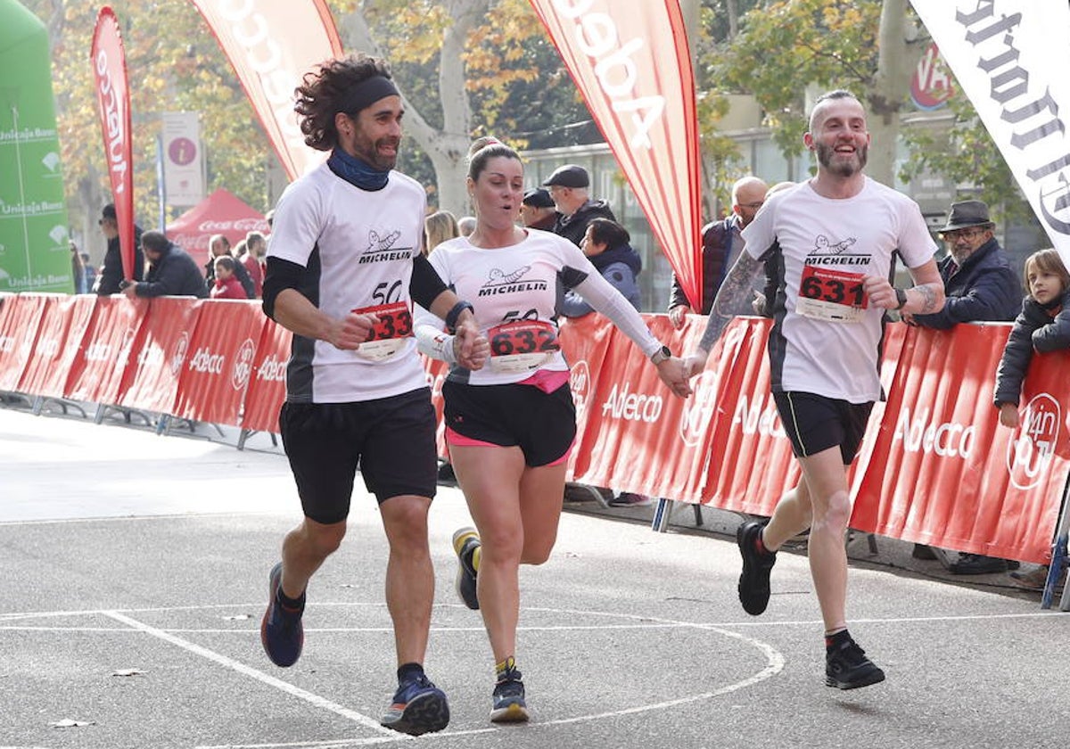 En imágenes, los equipos participantes en la VII Carrera de Empresa Adecco (10/13)