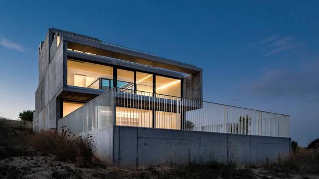 Imagen después - Un loft de hormigón de estilo brutalista en la cota más elevada de Valladolid