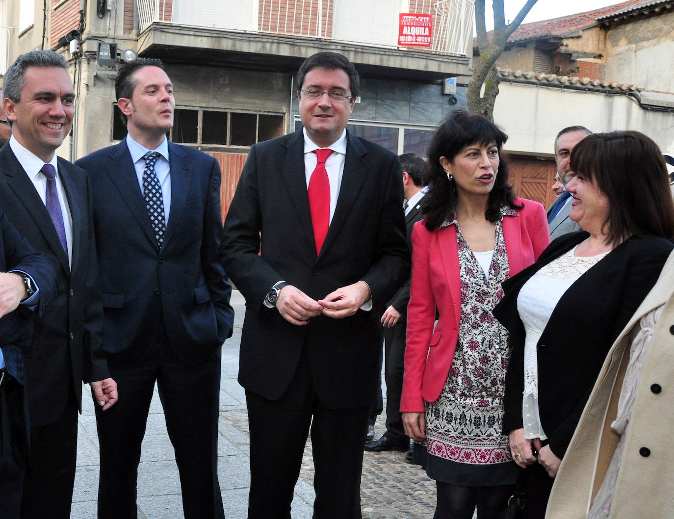 Ana Redondo, durante su etapa de procuradora autonómica con Pedro González y los dirigentes del núcleo de confianza de Pedro Sánchez, Óscar López y Javier Izquierdo.