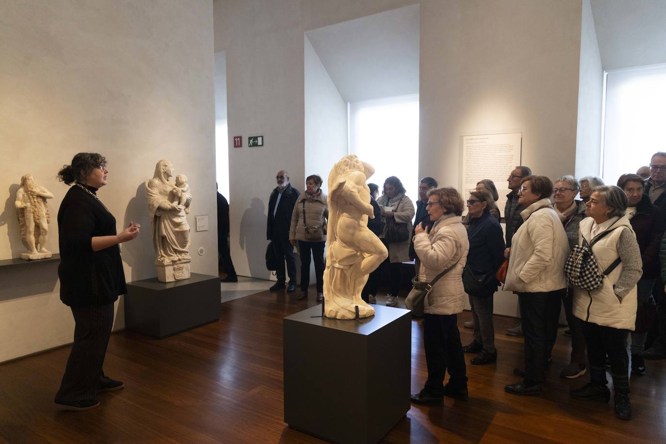 Visita de los suscriptores al Museo de Escultura