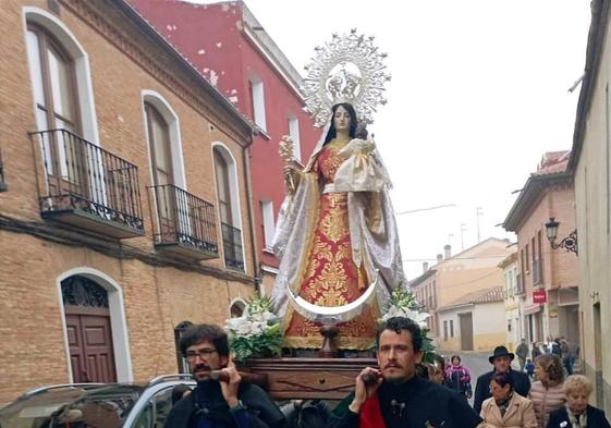 Procesión de la Virgen de Calatrava, en Mayorga el domingo pasado.