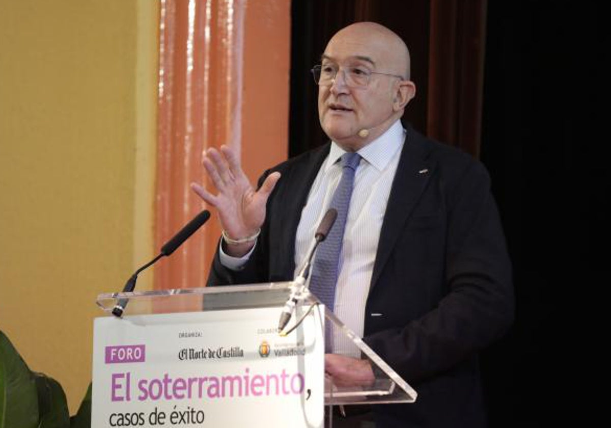 Jesús Julio Carnero, alcalde de Valladolid, en la apertura de la jornada.