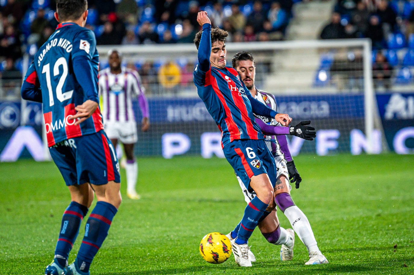 La victoria del Real Valladolid ante el Huesca, en imágenes