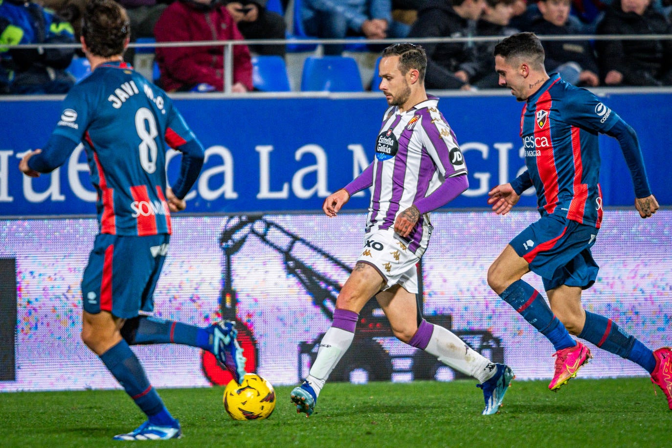 La victoria del Real Valladolid ante el Huesca, en imágenes