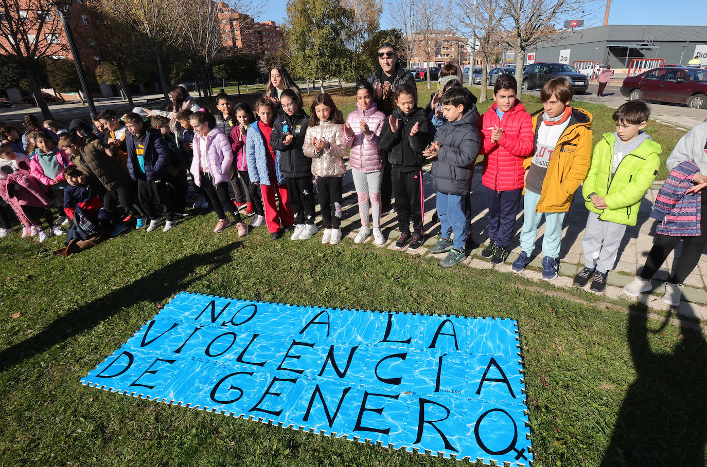 Los alumnos del Victorio Macho y del Sofía Tartilán conmemoran el 25-N