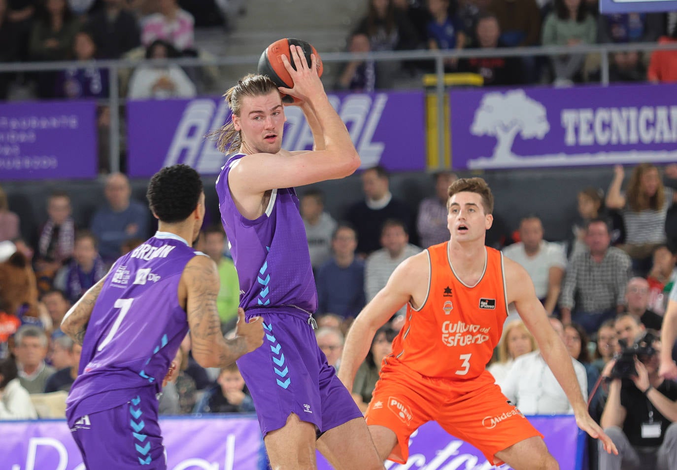 El Valencia castiga al Zunder Palencia