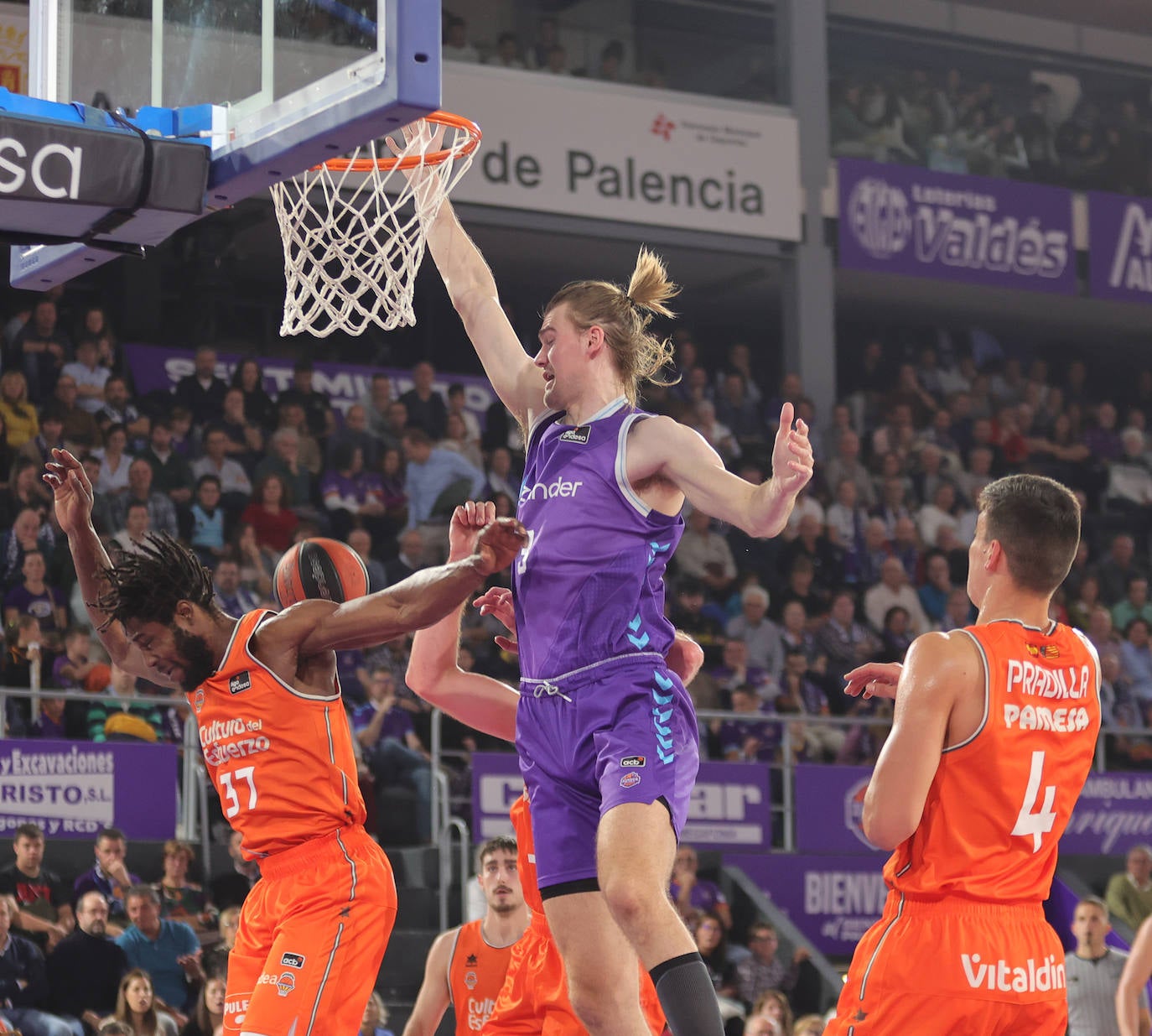 El Valencia castiga al Zunder Palencia