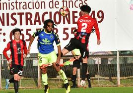 Una acción de un partido anterior del Laguna ante el Tordesillas.