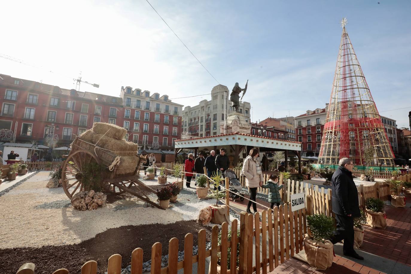 Imágenes del ambiente navideño en la Plaza Mayor (1/2)