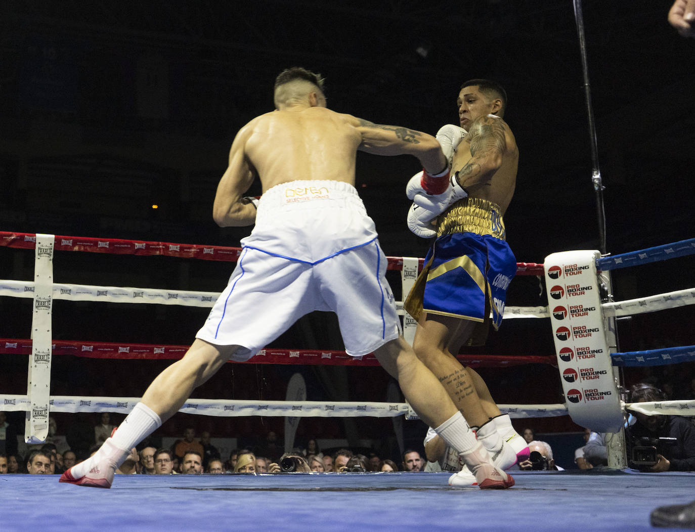 Imágenes del combate que ha dejado a Salvi sin el cinturón europeo