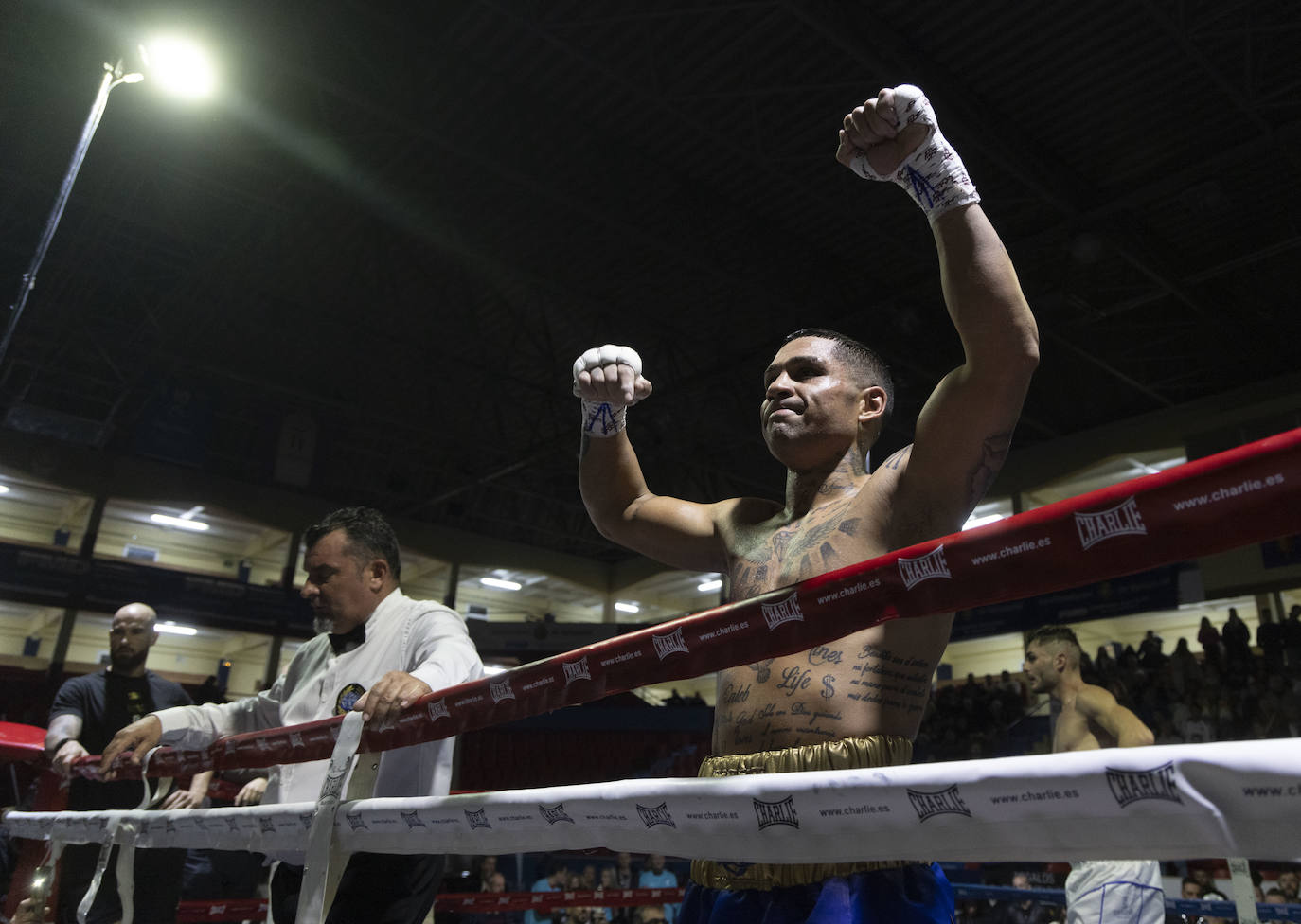 Imágenes del combate que ha dejado a Salvi sin el cinturón europeo
