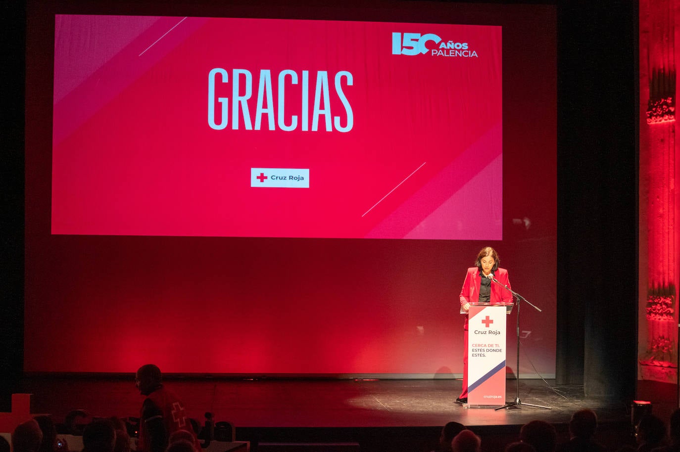 Homenaje a los voluntarios y socios de Cruz Roja en el Principal