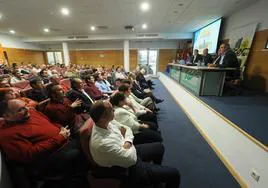 Participantes en la Asamblea de Delegados de Acor celebrada este martes en Olmedo.